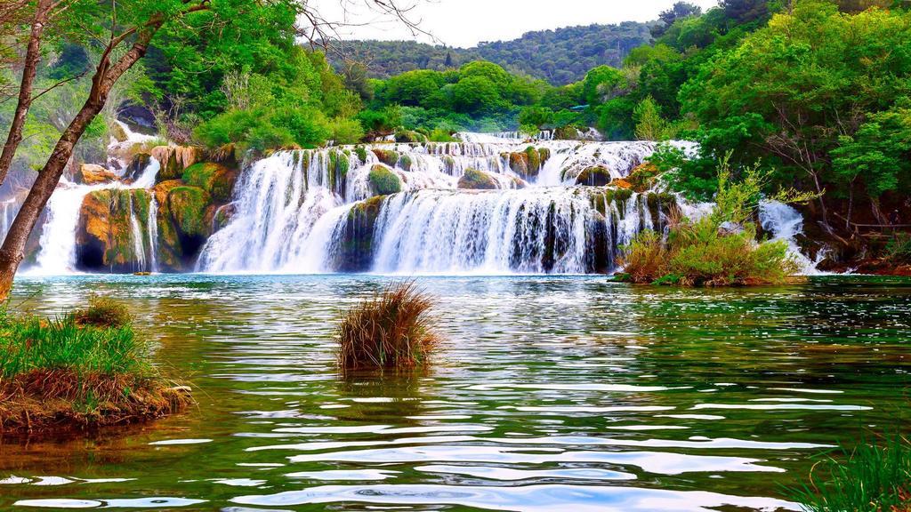 Matanovi Dvori-Krka National Park 호텔 로조박 외부 사진